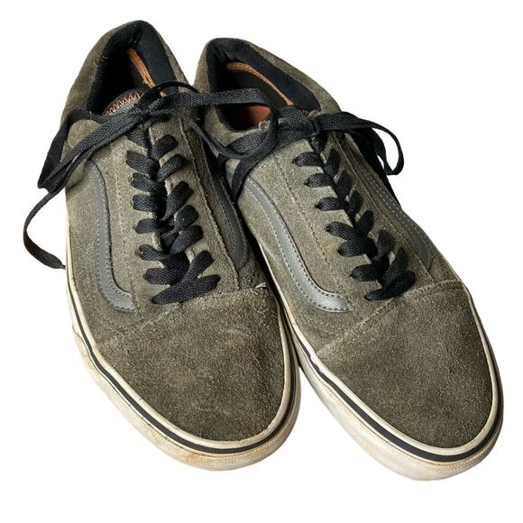 VANS Grey Suede “Old Skool” Sneakers - Men’s 8 /...